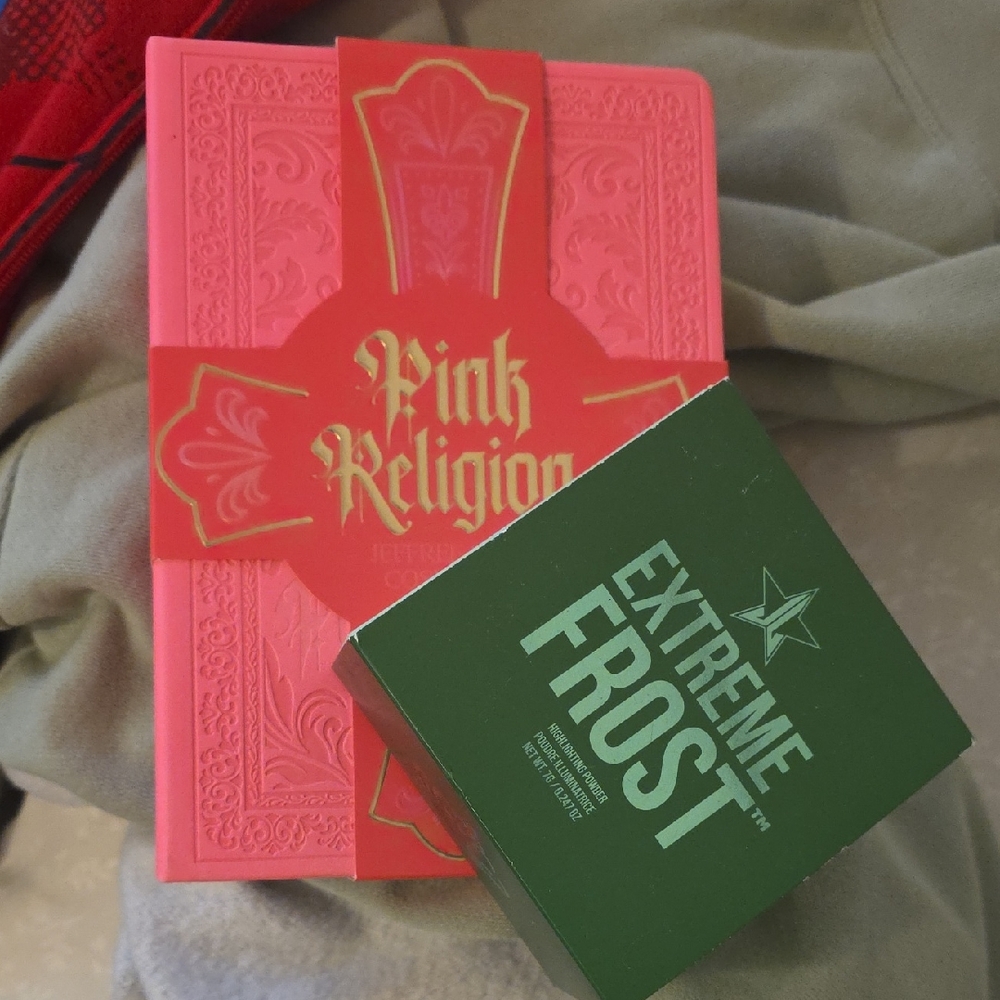 Palette Sold**Jeffree Star Pink Religion Eyeshadow Palette with Green Extreme Fr